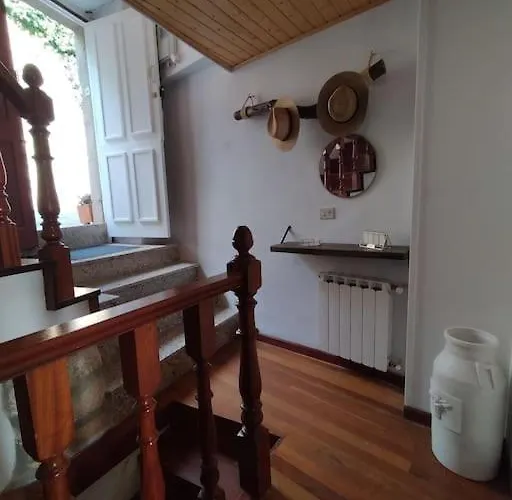 Casa En El Centro De Hébergement de vacances Allariz